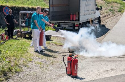 Große Löschübung für das Team des OptimaMed Rehabilitationszentrums Raxblick